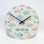 Oma_pildiga_kell_lapsele