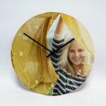 Oma_pildiga_klaasist_kell